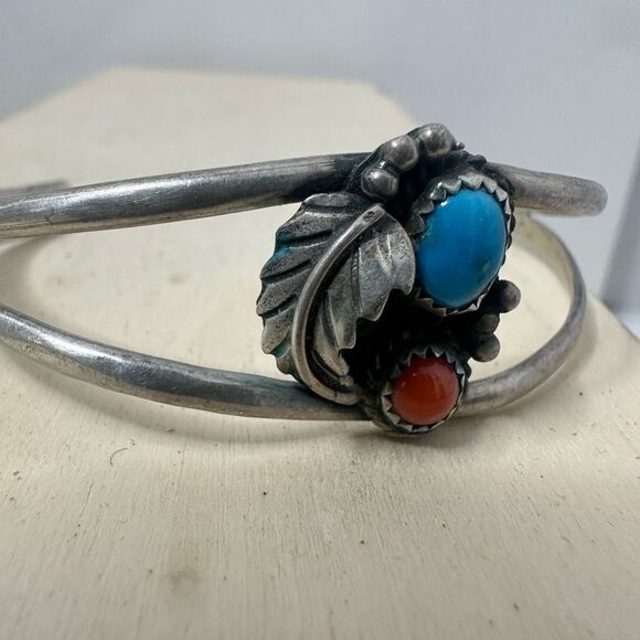 Vintage Navajo Sterling Turquoise And Coral Cuff Bracelet - Picture 5 of 7